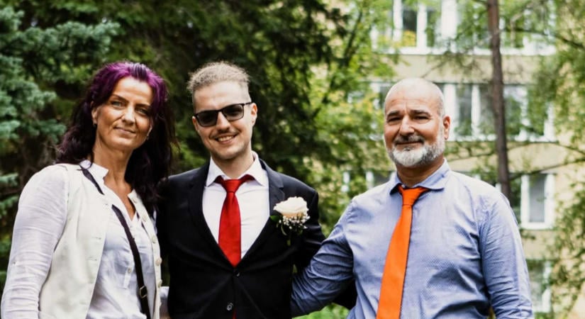 Siket szülők halló gyermeke: „Köztünk egészséges kapcsolat van, csak esetünkben kicsit mást jelent ez, mint a hallóknál”