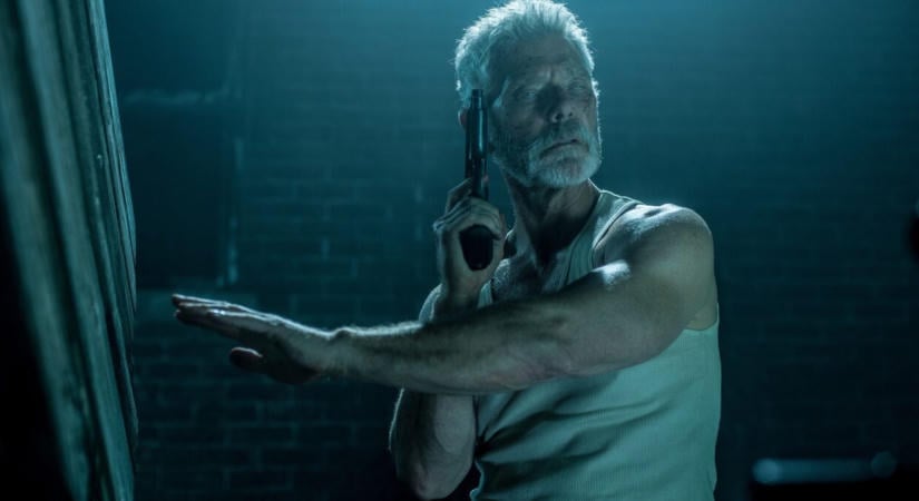 Készül a Vaksötét harmadik része, amiben visszatér a 74 éves Stephen Lang