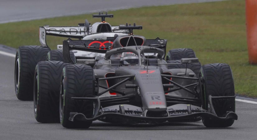 Az F1-es pilóták élesen bírálták a „szörnyű” malajziai rajtprocedúrát