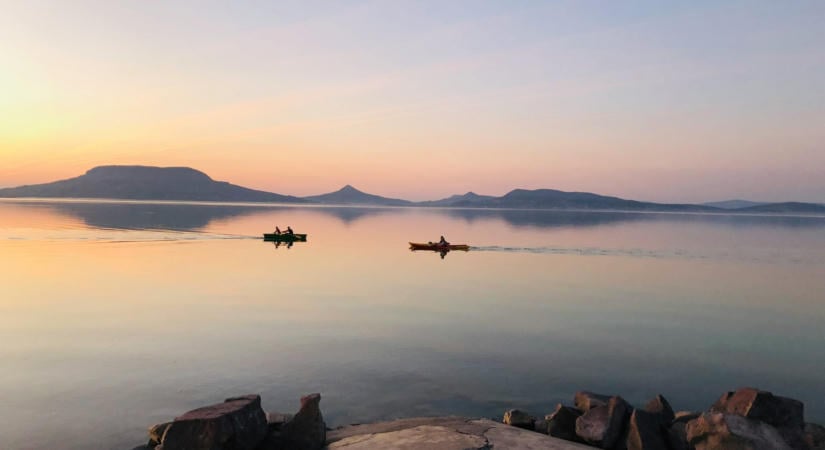 Sivataggá vált a Balaton partja, siralmas a látvány Fonyódnál