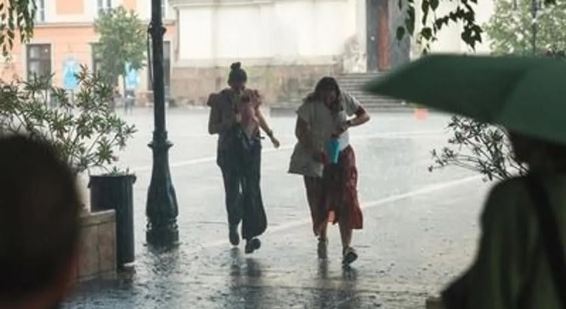 Megérkezett az eső, többfelé kiadós csapadék áztatja az országot - videó