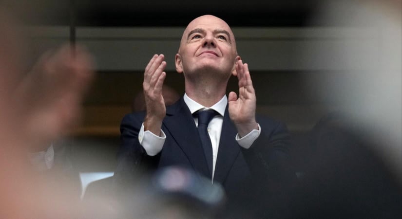 Újabb botrányba keveredett a FIFA elnöke
