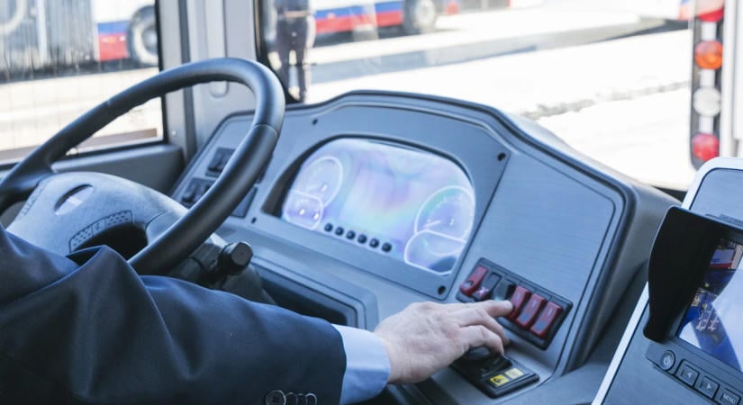 Aki mások idegeire megy a buszon, akár százezres büntetést is kaphat