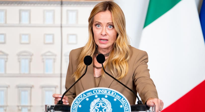 Giorgia Meloni kormánya azonnal betiltaná a burka és nikáb viselését az iskolákban