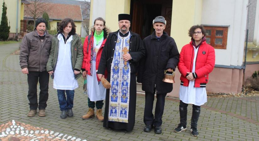 Nyitott kapukkal várták a házszentelőket Körösszegapátiban