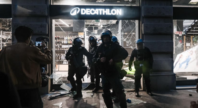 Ötszáz katonát vezényel Milánóba az olasz kormány a napok óta tartó tüntetések és fosztogatások után