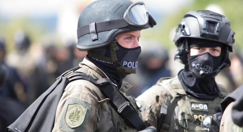 Terrortámadásra készült egy 14 éves fiú Ausztriában, élőben akarta közvetíteni a vérengzést