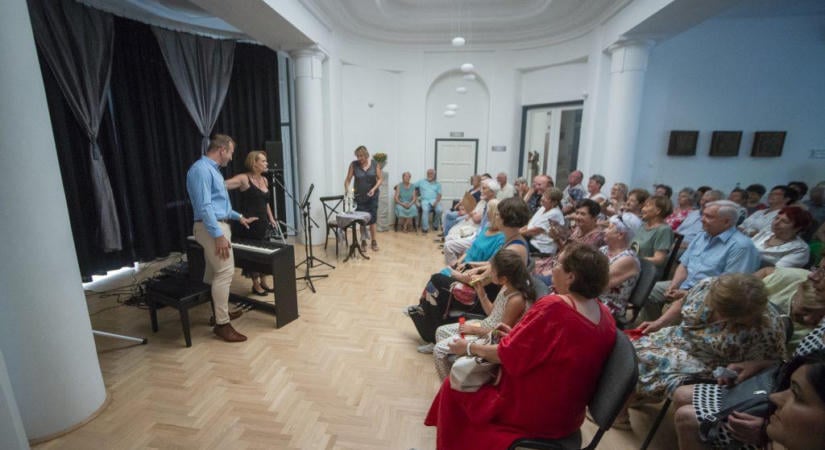 Bensőséges hangulatú koncert koronázta meg az ünnep estjét