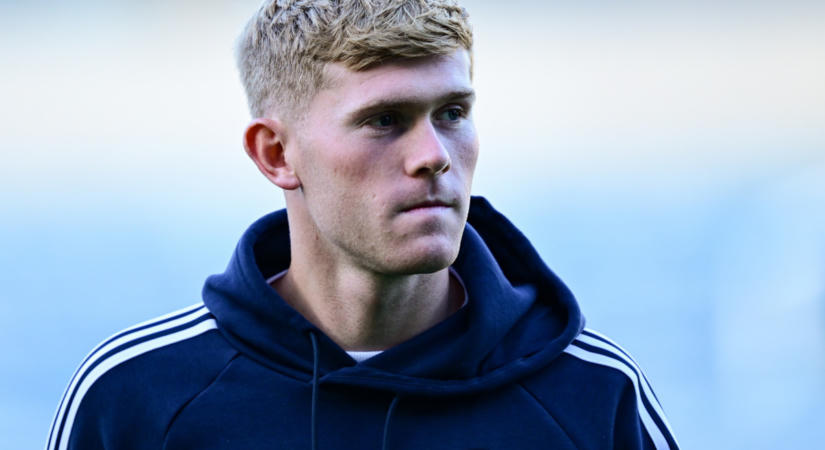 Lewis Hall nem kért az MU-ból, hosszabbított Newcastle-ben!