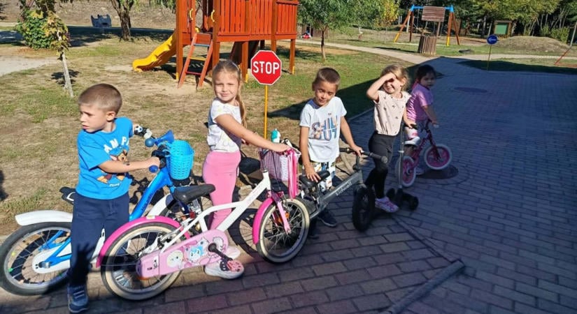 Bringás reggelivel várták a kerékpárosokat Böhönyén