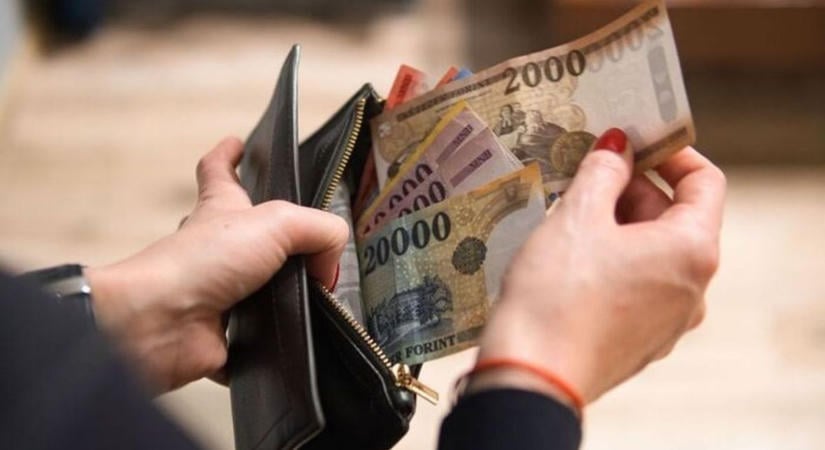 Októberre ígérték, de még mindig nincs pénz: fordulat a nyugdíjasok 200 ezer forintos támogatásánál