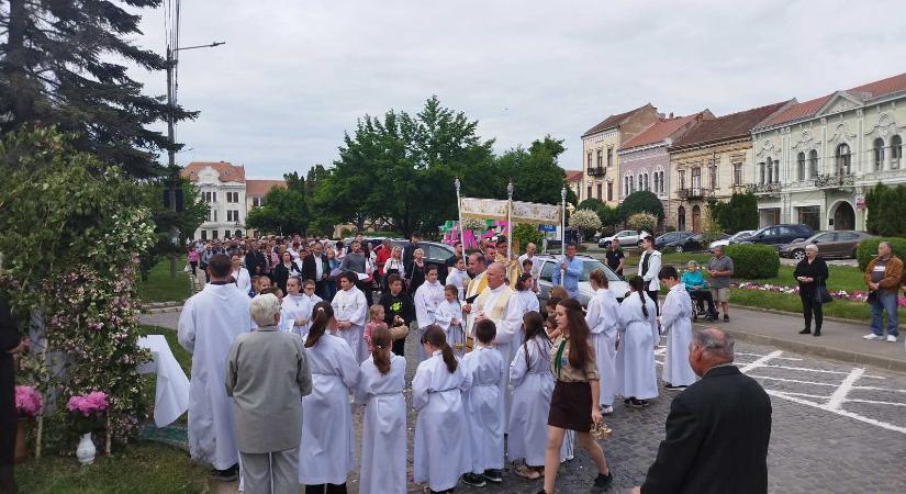Úrnapi kikerülés Kézdivásárhelyen