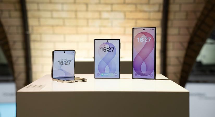 Három új hajlítható mobillal támad a Samsung: megérkezett a Galaxy Z Fold8 Ultra, a Fold8 és a Flip8