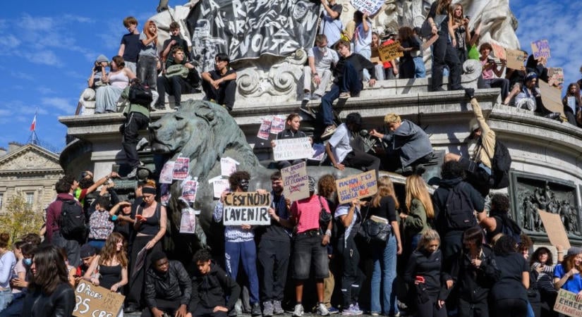 Háborús sebesülésre emlékeztető sérülést szenvedtek tinédzserek a francia diáktüntetéseken
