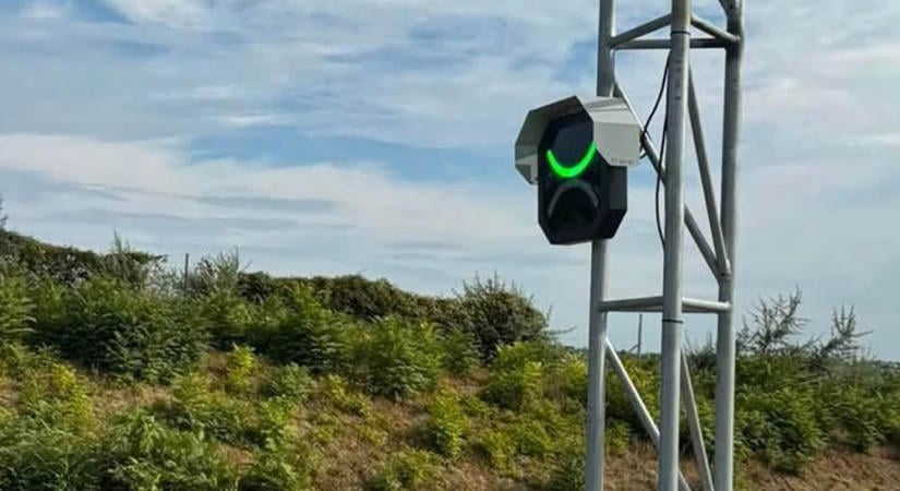 Mosolyogva büntetnek az új traffipaxok, már 488 milliónál tartanak