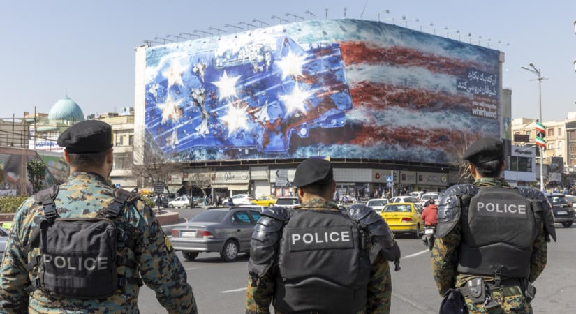 Diszkrét béketárgyalást folytatott Amerika és Irán: három órán keresztül egyeztettek - Hamarosan jöhet a folytatás