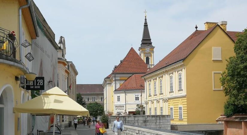 Hatalmasat zuhant a turizmus augusztusban