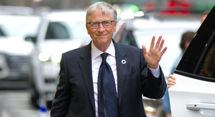 Bill Gates: fizessenek adót a dolgozó robotok is