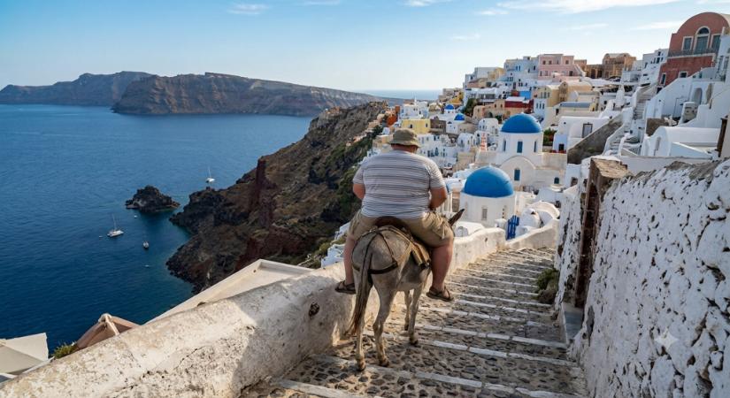 Santorinin súlyhatárt vezettek be: nem minden turista ülhet fel a híres szamarakra!