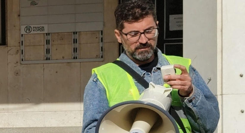 A Közigazgatási Bírósághoz fordul a munkáját elveszítő egyetemi tanár