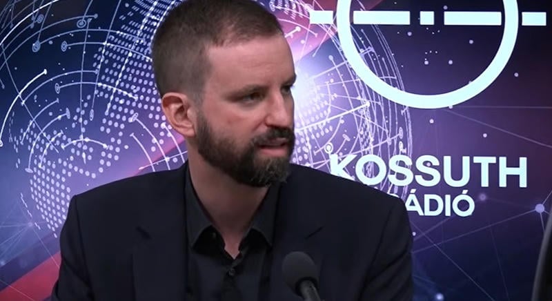 Gulyás Márton nekirongyolt a közmédiának és „a korábbi propaganda megbízható kiszolgálóinak” a Kossuth Rádióban