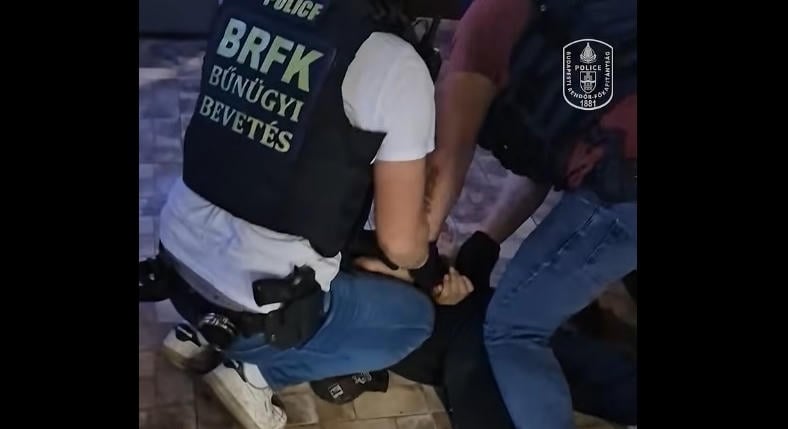 Videón az Akácfa utcai emberölés gyanúsítottjainak elfogása