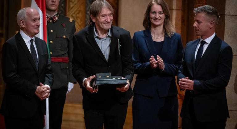 Cserhalmi György és a Vidéki prókátor is állami kitüntetést kapott