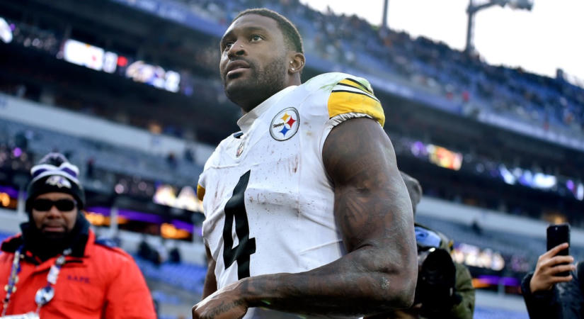 Titkos civilizációt rejtegetnek az Antarktisz jege alatt – állítja az NFL izomagyú elkapója