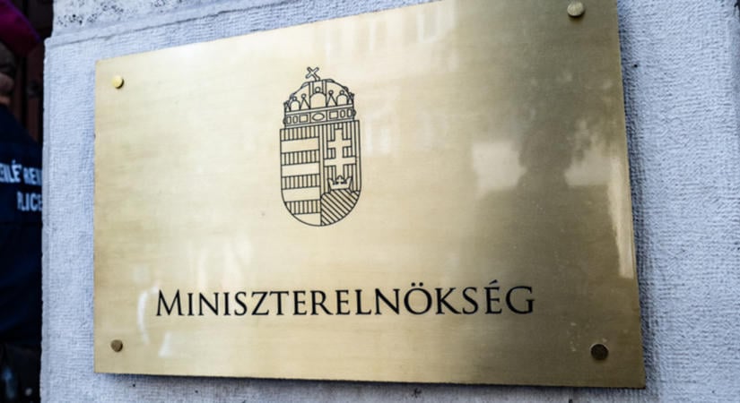 455 millió forintnyi megrendelés került célkeresztbe a Miniszterelnökségen