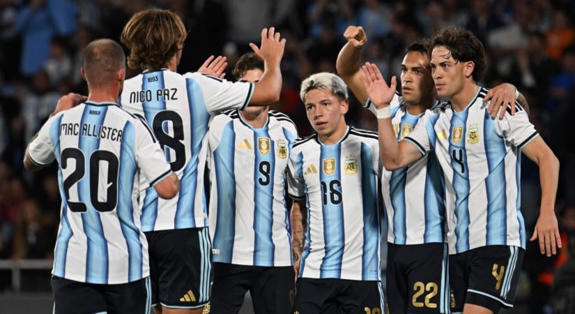 Új korszak a világfociban: Söpréssel indított a Messi nélküli argentin csapat - videó