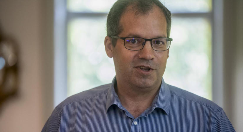 Villámgyorsan, átláthatatlan kiválasztás után nevezték ki Tarr Zoltán sógorát az Iparművészeti Múzeum élére