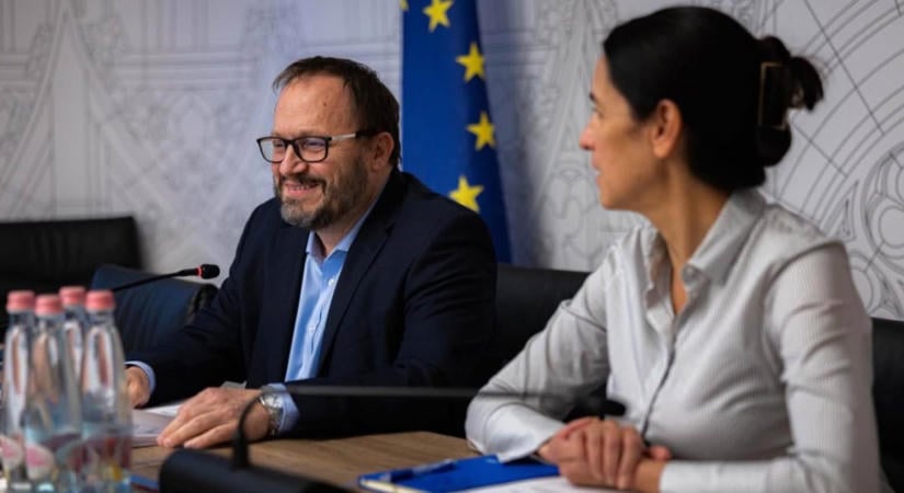 Kármán András: javult a költségvetés, de még sok a tennivaló