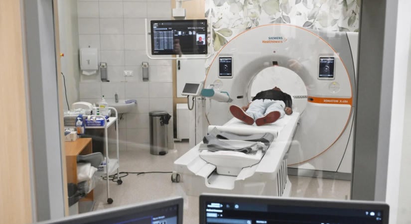 Új CT-berendezést adtak át a Bajcsy-Zsilinszky Kórházban