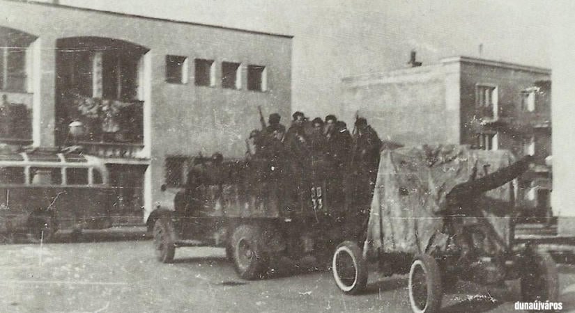 1956 Dunapentelén – két pályázattal
