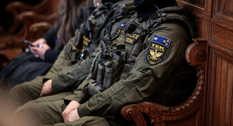 Eltűnik a TEK a jelenlegi formájában: teljesen átszabják az állami vezetők védelmét
