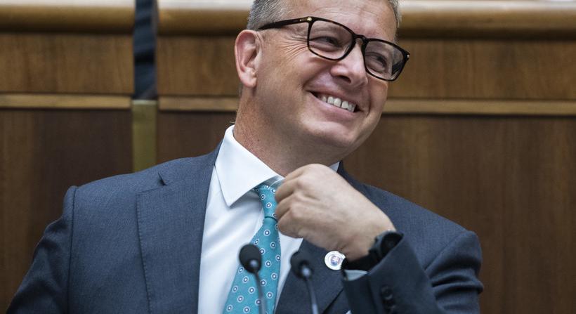 További osztogatásra készül a kormány