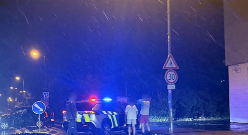 Csallóközre is lecsapott a vihar - baleset, szikrázó vezetékek a településen