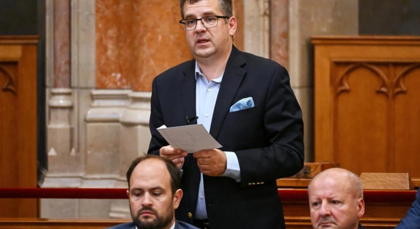 Őrizetbe vették Seszták Miklós országgyűlési képviselőt