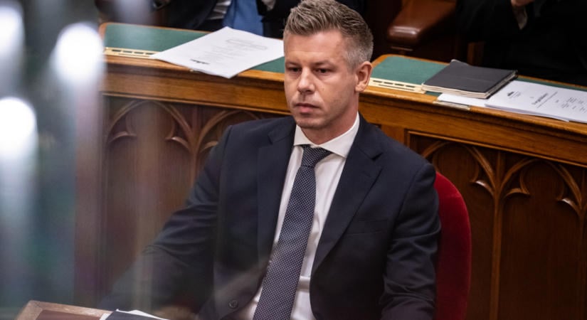 Magyar Péter szánalmasnak nevezte azokat a Fradi-ultrákat, akik a sportállamtitkár fián akartak bosszút állni