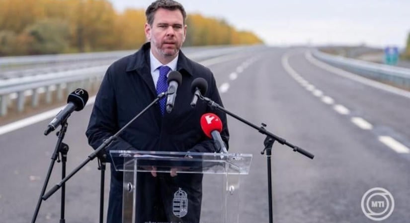 Vége a várakozásnak, ma megnyílik az M49-es gyorsforgalmi út első szakasza!