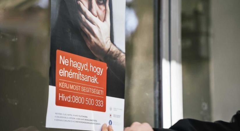 A cipő talpára írt HELP vagy egy telefonhívás is életmentő lehet