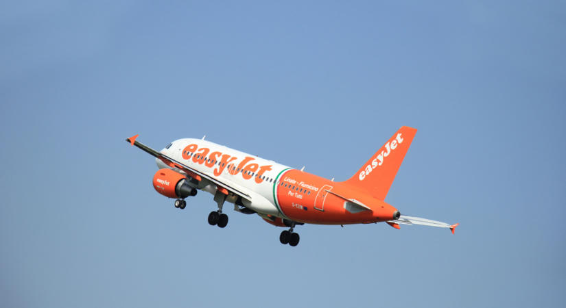 Sztrájkolnak az EasyJet légiutas-kísérői: Közel száz járatot voltak kénytelenek törölni