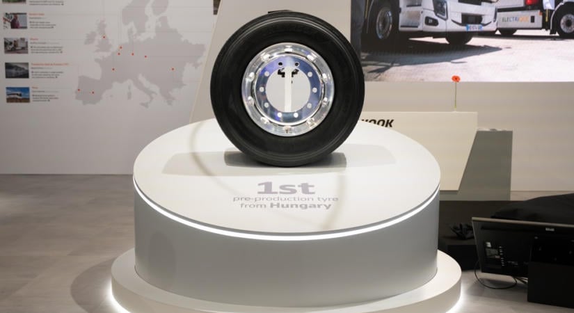 A Hankook bemutatja sorozatgyártás előtti első haszongépjármű gumiabroncsát az új magyarországi gyártósorról