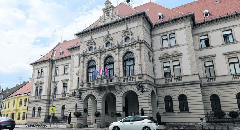 Testületi ülés: iskolákról, parkolásról is szó lesz