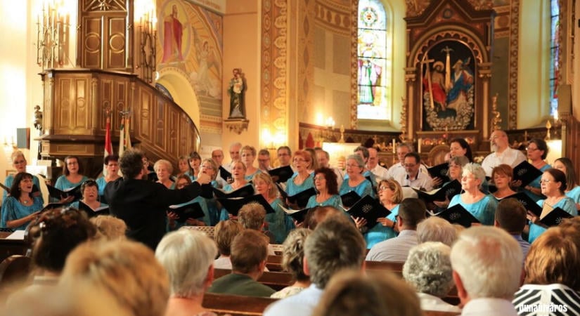 Jótékonysági koncert a pentelei templomban