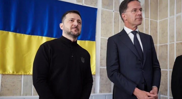 Zelenszkij Ukrajna légvédelmi támogatásáról tárgyalt a NATO főtitkárával