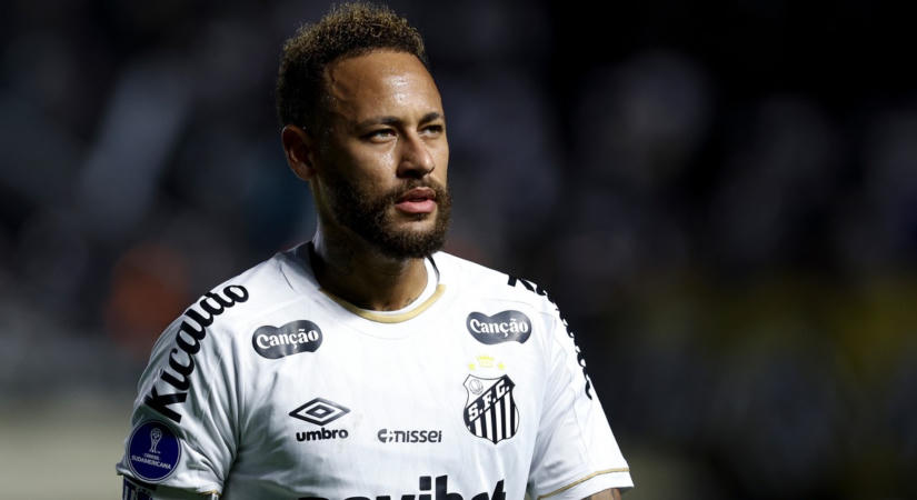 A „semmirekellő” Neymar csúnyán összekapott az ellenfél szurkolóival és vezetőivel – videók