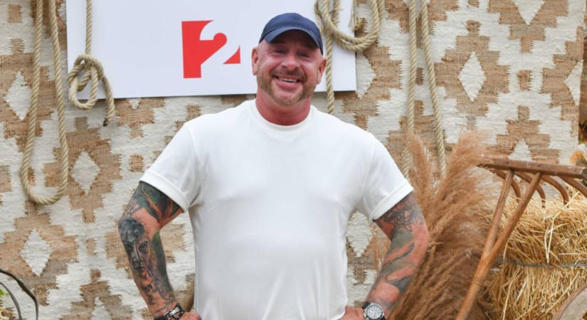 Nagy sztár volt, most ablaktisztítóként dolgozik a Farm VIP szereplője