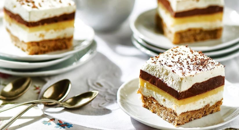 Nehéz megállni egy szeletnél: diós, pudingos szelet tejszínhabbal