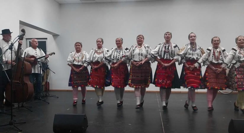 Horvát folklóregyüttesek találkoztak Szemelyen